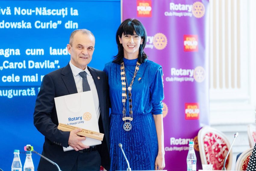 Medici celebri, artiști și manageri – noii membri ai Rotary Club Pitești Unity 5 Pitesti unity 1 - Medici celebri, artiști și manageri – noii membri ai Rotary Club Pitești Unity