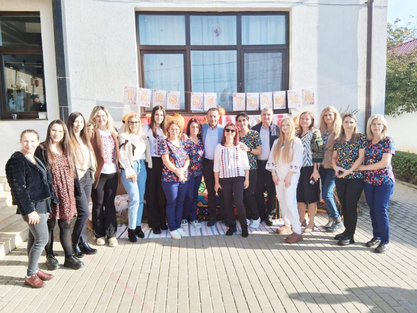 Tradițiile se păstrează la Bradu! Târgul de Toamnă și Focul lui Sumedru au adus sărbătoarea în comună 1 la Bradu