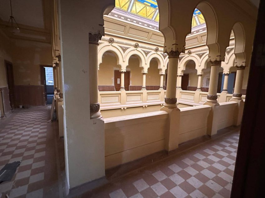 Lucrările la clădirea Primăriei din Pitești sunt spre final; avem imagini din interior 1 Sursă foto: FB Cristian Gentea.