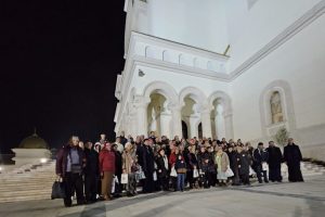 Rugă și recunoștință la Catedrala Națională – pelerini din Argeș și Muscel, în zi de sfințire 3 Sursă foto: Arhiepiscopia Argeșului și Muscelului.