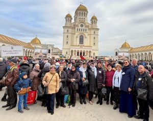 Rugă și recunoștință la Catedrala Națională – pelerini din Argeș și Muscel, în zi de sfințire 1 Sursă foto: Arhiepiscopia Argeșului și Muscelului.
