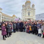 Rugă și recunoștință la Catedrala Națională – pelerini din Argeș și Muscel, în zi de sfințire 10 Sursă foto: Arhiepiscopia Argeșului și Muscelului.