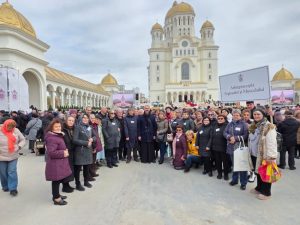 Rugă și recunoștință la Catedrala Națională – pelerini din Argeș și Muscel, în zi de sfințire 1 Sursă foto: Arhiepiscopia Argeșului și Muscelului.