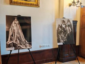 Curtea de Argeș a celebrat 150 de ani de la nașterea Reginei Maria, Regina inimii românești 2 Sursă foto: FB Arhiepiscopia Argeșului și Muscelului (Foto credit: Ovidiu Vlăsceanu)