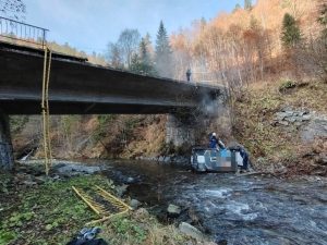 (VIDEO) Incident la Raliul Argeșului! A ajuns cu mașina în rău 1 2307459c c07c 4d9e 9453 4d2bf55d9dee - (VIDEO) Incident la Raliul Argeșului! A ajuns cu mașina în rău