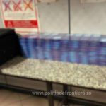 1762077082357 1001 S4 - Doi tineri români, prinși pe Aeroportul Otopeni cu peste 7.000 de pachete de țigări