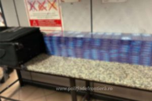 Doi tineri români, prinși pe Aeroportul Otopeni cu peste 7.000 de pachete de țigări 1 1762077082357 1001 S4 - Doi tineri români, prinși pe Aeroportul Otopeni cu peste 7.000 de pachete de țigări