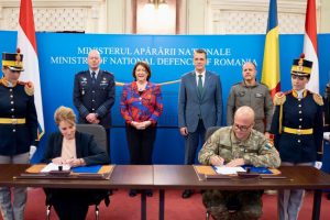 România cumpără 18 avioane F-16 pentru instruire – pas înainte spre F-35. ”Achiziția se face la un preț simbolic de 1 euro” 2 Sursă foto: FB Ionuț Mosteanu