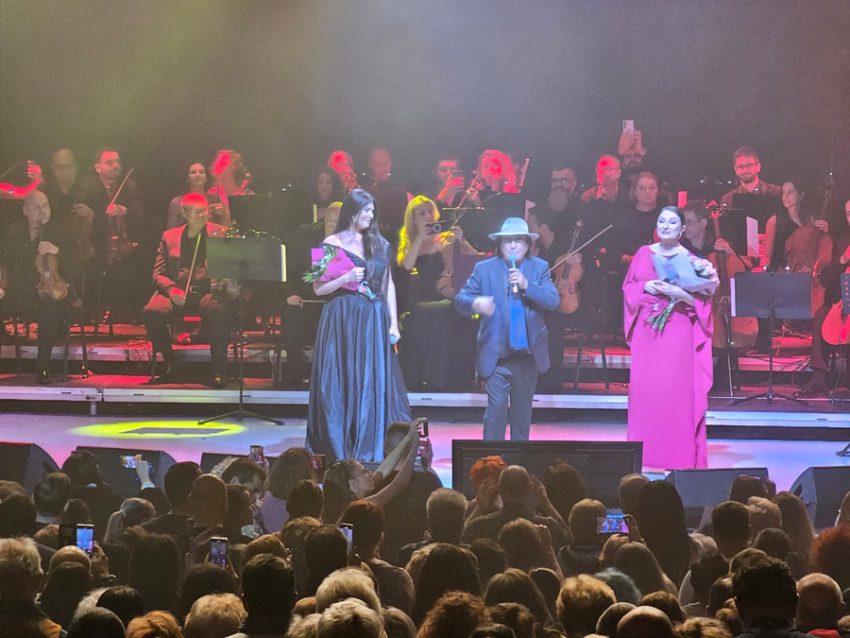 paula seling, filarmonica pitesti si al bano Sursă foto: FB Paula Seling.