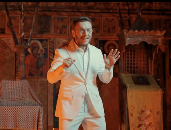 0390a100-c2b2-4d5e-b0a9-7b2a796ef907