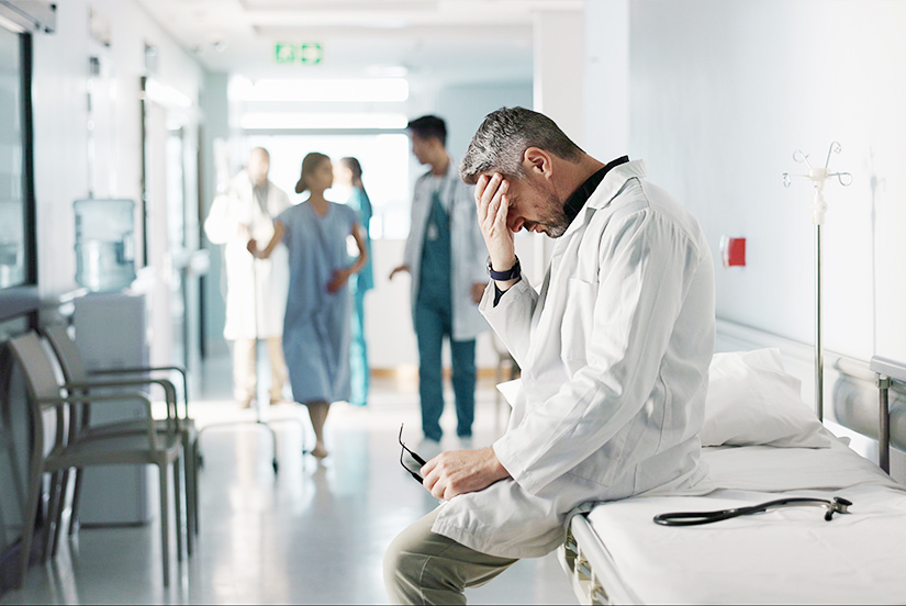 La Spitalul Județean de Urgență Pitești medicii ajung să facă și 8-10 gărzi pe lună! 4 burnout medici - La Spitalul Județean de Urgență Pitești medicii ajung să facă și 8-10 gărzi pe lună!