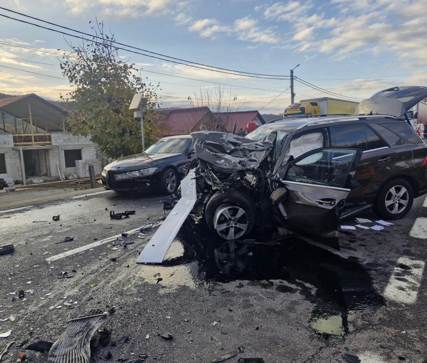 Accident mortal la Drăganu. Impact între 2 autocamioane și 2 autoturisme 3 accident mortal la Draganu