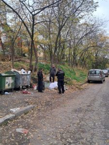 WhatsApp Image 2025 11 07 at 11.59.37 - (Video) Controale ale polițiștilor locali în cartierul Prundu! Cetățeni sancționați!