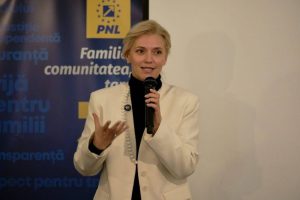 Alina Gorghiu: „Le-am văzut zâmbind din nou. Acel zâmbet vine greu după ani de bătăi, amenințări și teamă” 1 Sursă foto: FB ALina Gorghiu