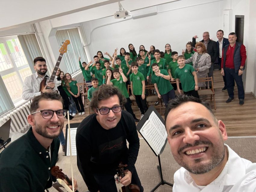 artistii filarmonicii pitesti la mircea eliade Sursă foto: FB Filarmonica din Pitești.