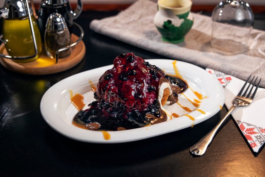 Casa Argeșeană Tradițional – gustul autentic al României, în inima Piteștiului 4 casa argeseana4 Copie - Casa Argeșeană Tradițional – gustul autentic al României, în inima Piteștiului