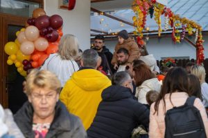 Târgul Toamnei la Sunrise Kindergarten Pitești – bucurie, tradiție și culoare pentru cei mici 10 Sursă foto: Sunrise Kindergarten din Pitești,