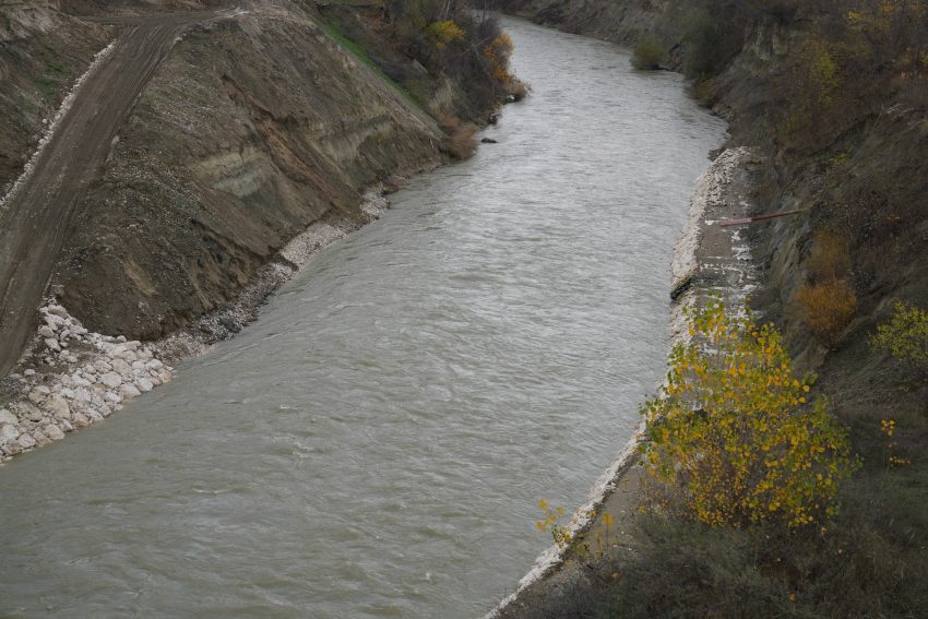 Lucrările la podul din comuna Căteasca, realizate în proporție de 90% 4 pod Cateasca