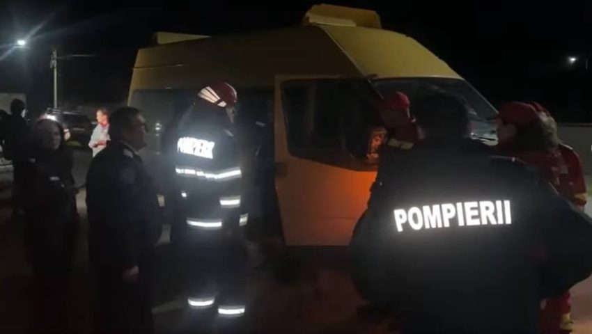 Zeci de români de la granița cu Ucraina - evacuați după ce o navă încărcată cu GPL a luat foc 2 evacuari granita Ucraina