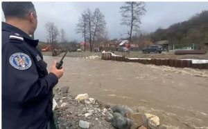 cats - (VIDEO) O nouă deversare controlată a apei din Barajul Vidraru