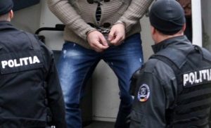 retinut 678x381 1 - Piteștean de 21 de ani, prins de polițiști după ce a încălcat măsura arestului la domiciliu