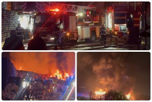 page - Incendiu devastator la o hală din Călinești. Pompierii s-au luptat cu flăcările mai bine de 6 ore