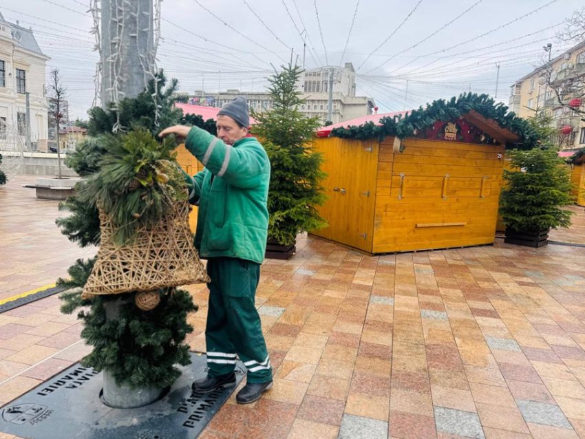 aranjamente pitesti craciun deschidere Sursă foto: FB Cristian gentea