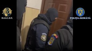 cats 1 - Ziua "Z" continuă: 150 de percheziții azi în țară. Sute de persoane duse la audieri