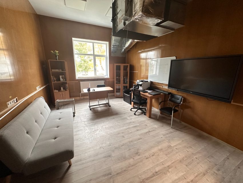 mobilier scoli Costești