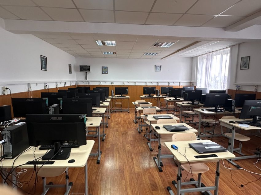 mobilier scoli Costești