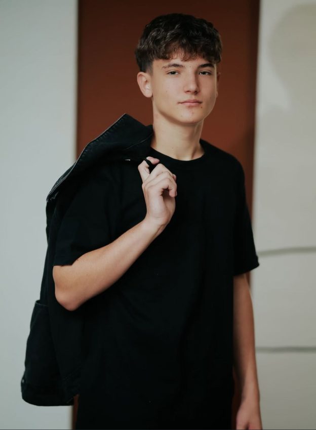 WhatsApp Image 2025 11 27 at 15.27.12 - Cine se luptă pentru titlu de Miss şi Mister Brătianu 2025