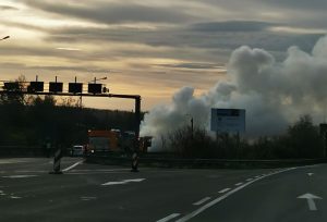 ab27d79f 2669 4140 9ae0 63ea6b20cab9 - Un TIR a luat foc pe Autostrada A2! Trafic blocat