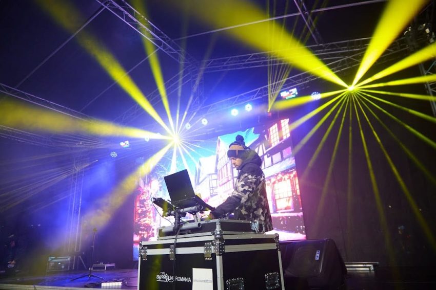 1eae22a5 9906 457e ba81 99ef4195dc9d - Piteștiul, în haine de sărbătoare! S-a deschis Târgul de Crăciun