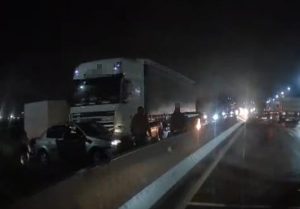 e959d061 b7e1 48fb 9a4f c79d7ba2839a - Accident pe DN 73. Un TIR și două mașini implicate