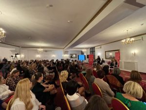 Simona Bucura-Oprescu, mesaj de la Sibiu: ”România merită să fie pe mâini bune. Iar împreună putem fi acele mâini!” 2 Sursă foto: FB Simona Bucura-Oprescu.