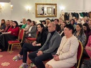 Simona Bucura-Oprescu, mesaj de la Sibiu: ”România merită să fie pe mâini bune. Iar împreună putem fi acele mâini!” 1 Sursă foto: FB Simona Bucura-Oprescu.