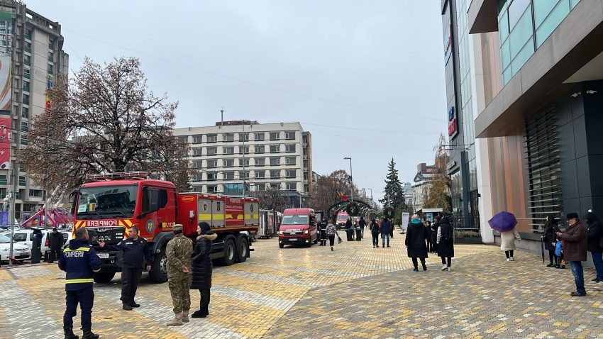 0adb4597 525d 4749 968f 97f9e71c0370 - Ziua Națională a României, sărbătorită la Pitești! Paradă militară, exerciții și expoziție în Piața Vasile Milea