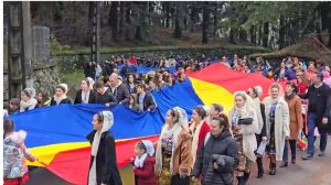 cats 2 - (VIDEO) Ziua Națională a României, sărbătorită cu emoție la Corbeni! Tricolor de 100 de metri