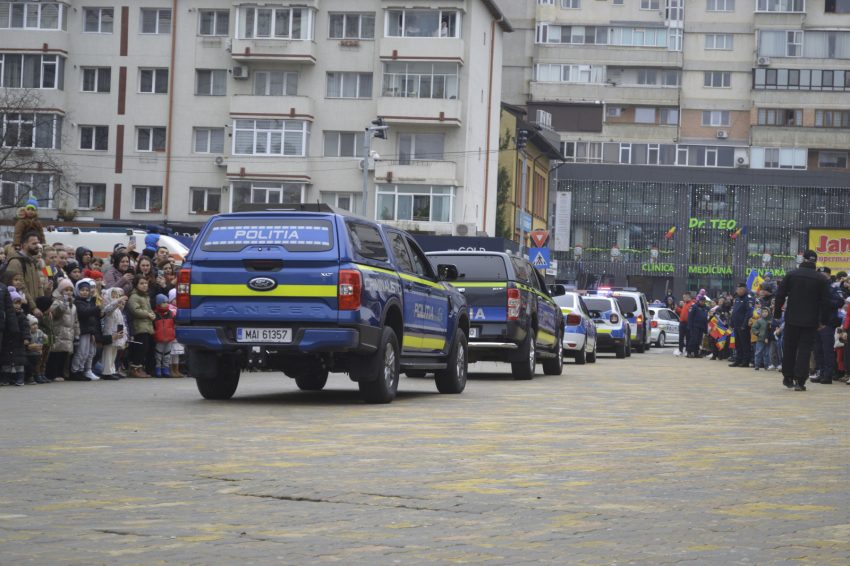 231c4373 2ce1 4055 bd3e 905751eeac34 - Ziua Națională a României, marcată de polițiștii argeșeni prin competiții, avansări și momente artistice