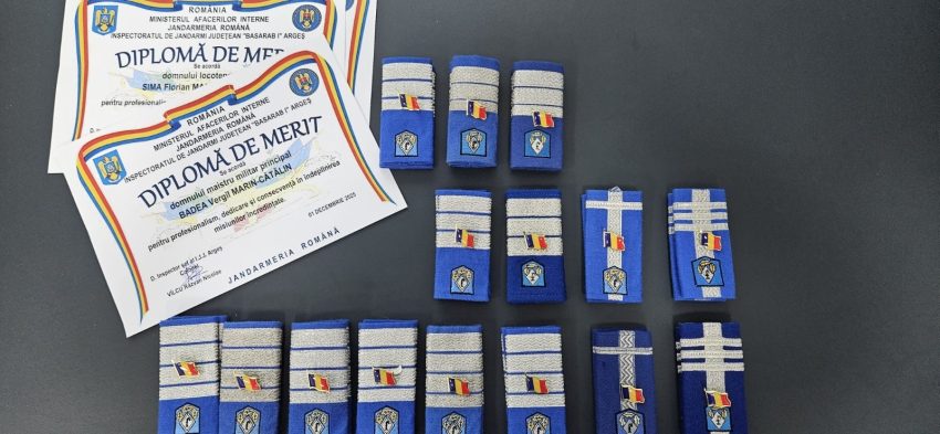 6b09ae03 1c33 43be 9fbe 66dd92c7b594 - 19 jandarmi argeșeni au fost avansați în grad, cu prilejul Zilei Naționale a României