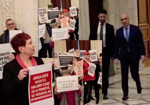 protest deschidere 2 - (VIDEO) ”Bolojan, nu uita: România nu-i a ta!” Premierul, contestat înaintea angajării răspunderii