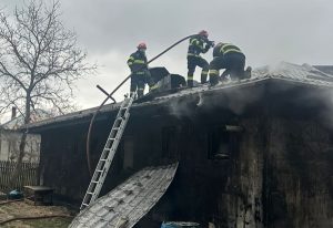 1a4e4a61 082c 449d 95e6 41eb3115c0b1 - Incendiu violent într-o gospodărie din Davidești