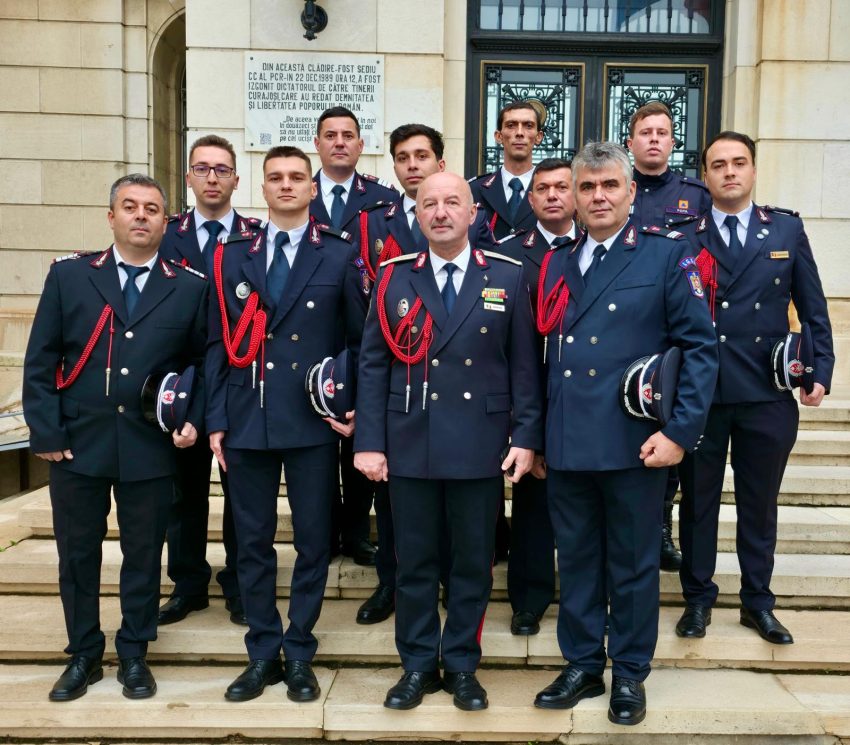 bef2c4da 7f18 42c0 b6a3 f600235bac54 - Plachete de onoare pentru 2 salvatori de la ISU Argeș