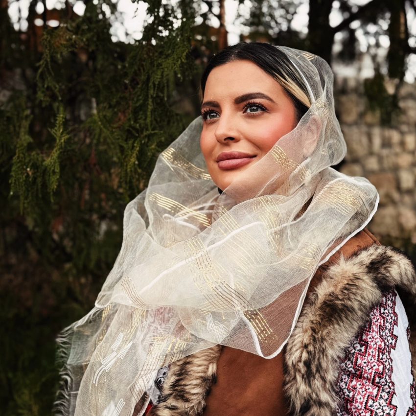 Romanița Duminica la Hush