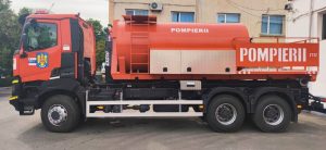 Modul cisterna intrat in dotarea ISU Buzau 2 - Cisternă de 30 de tone de apă potabilă pusă la dispoziție locuitorilor din Curtea de Argeș