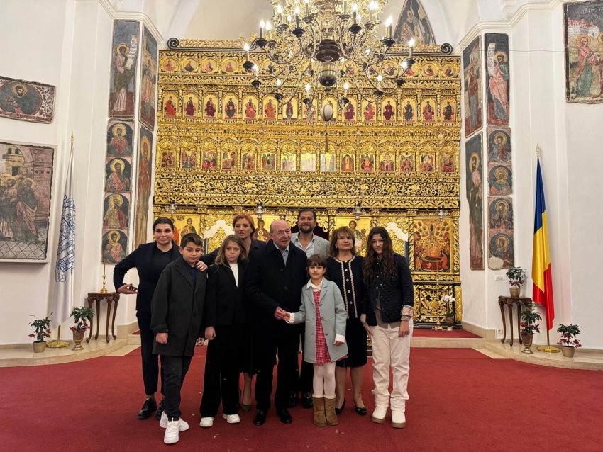 Traian Băsescu s-a recăsătorit! Cu aceeași femeie! 2 Traian Băsescu