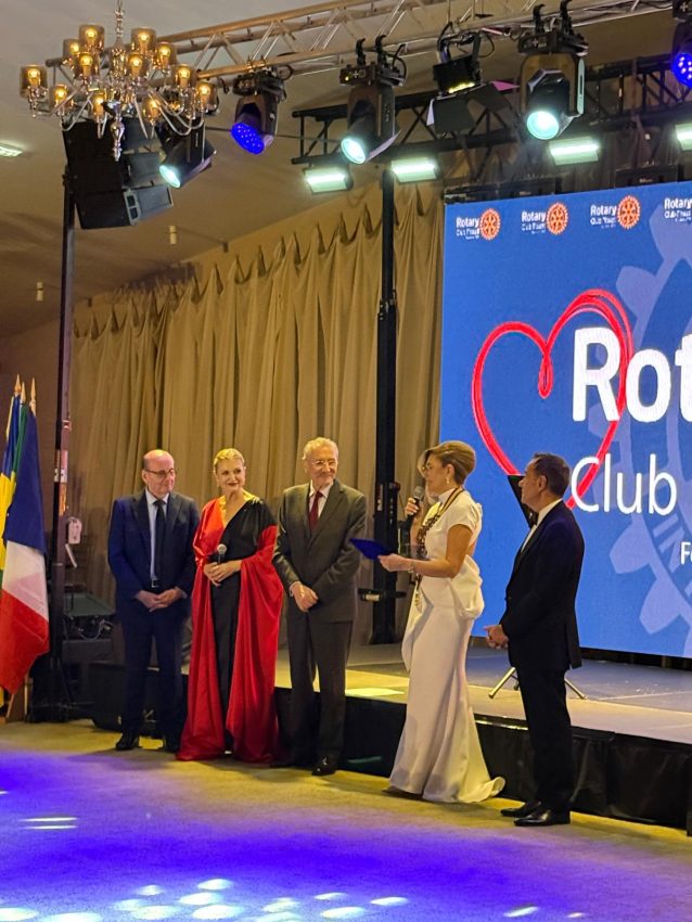 Regizorul filmului „Cravata Galbenă” și un prinț - prezenți la Pitești pentru Balul Rotary 9 balul Rotary