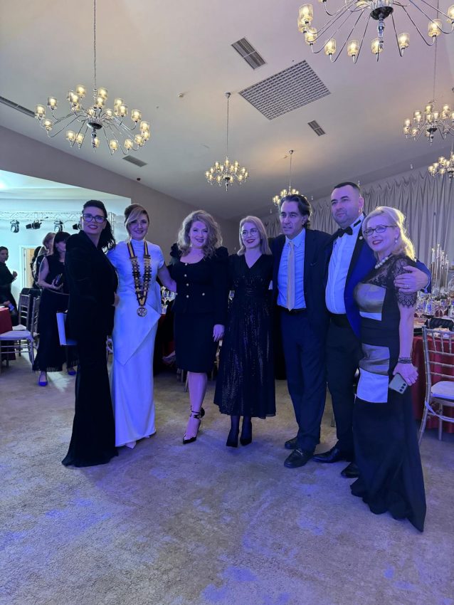 Regizorul filmului „Cravata Galbenă” și un prinț - prezenți la Pitești pentru Balul Rotary 6 balul Rotary