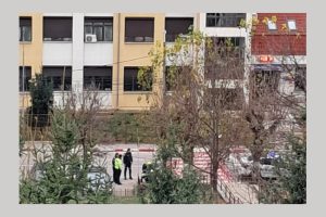 Untitled Project 21 - Incident cu final fericit la Mioveni! Copilaș pierdut, predat familiei în siguranță!