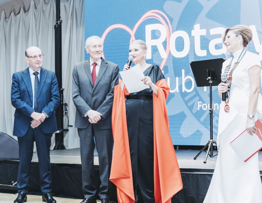 rotary - Rotary a creat un bal de basm la Pitești: 400 de oaspeți în slujba comunității